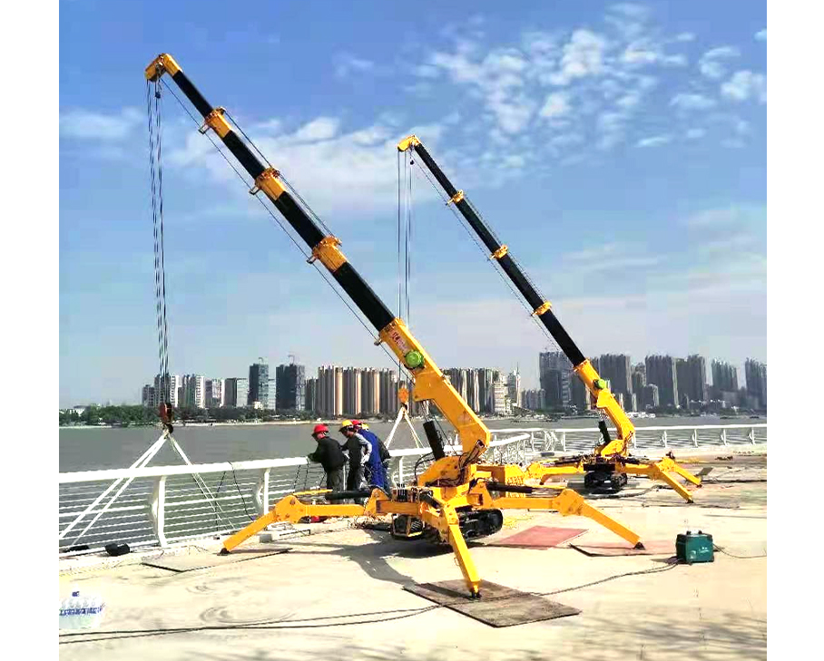 Kebu spider crane helps city construction