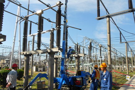 吊車在變電所內(nèi)作業(yè)需要注意的事項有哪些