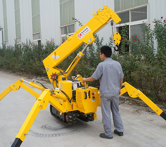 Strengthen safety awareness, prevent small crane side turn.